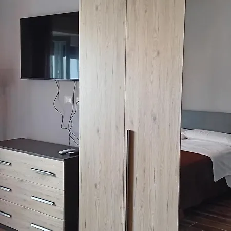 Rondinini Flam بيت ضيافة *